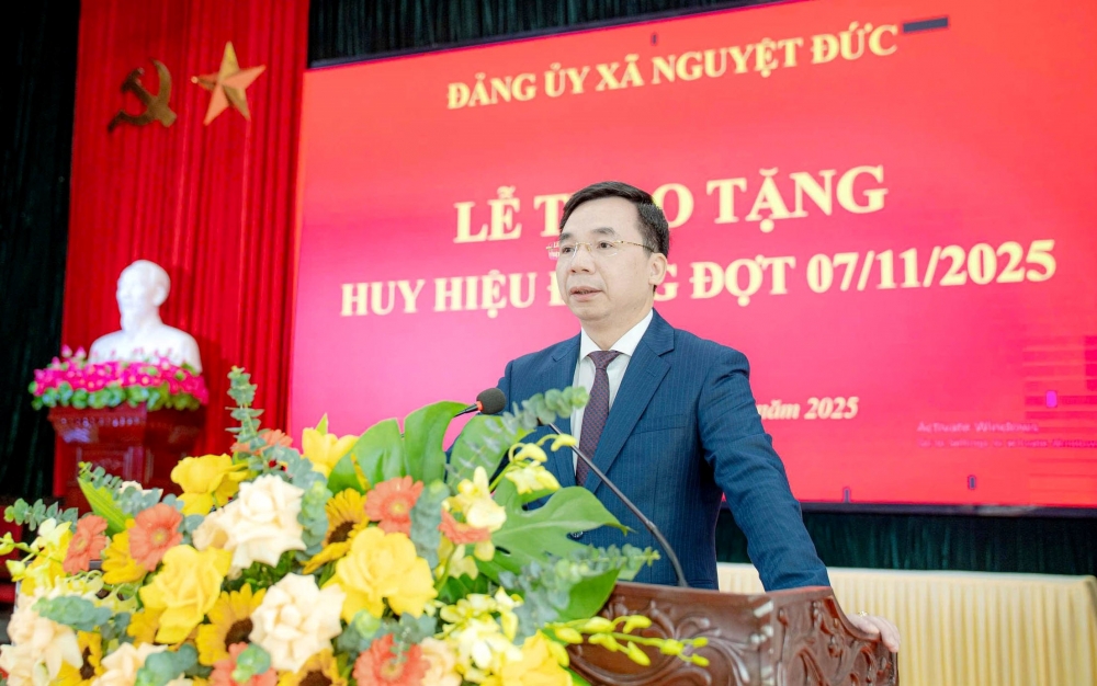 Phó Bí thư Tỉnh ủy Bùi Huy Vĩnh phát biểu tại buổi lễ