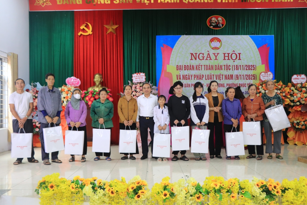 Phường Phúc Yên: Tưng bừng Ngày hội Đại đoàn kết toàn dân tộc tại tổ dân phố số 2 - Hùng Vương