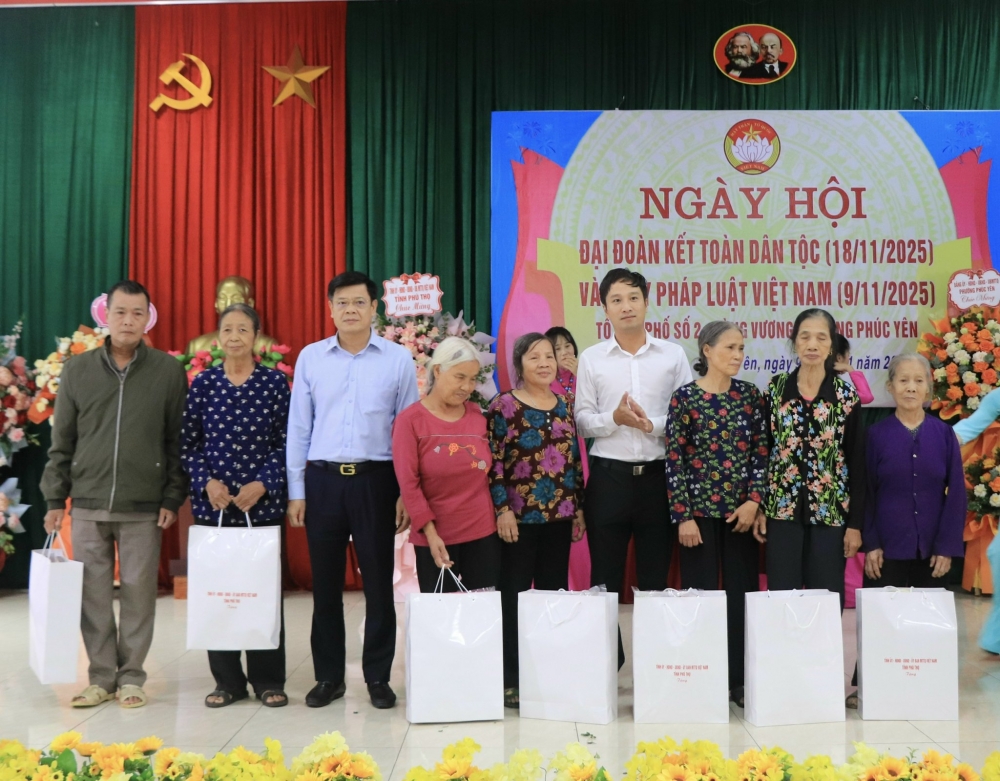 Phường Phúc Yên: Tưng bừng Ngày hội Đại đoàn kết toàn dân tộc tại tổ dân phố số 2 - Hùng Vương
