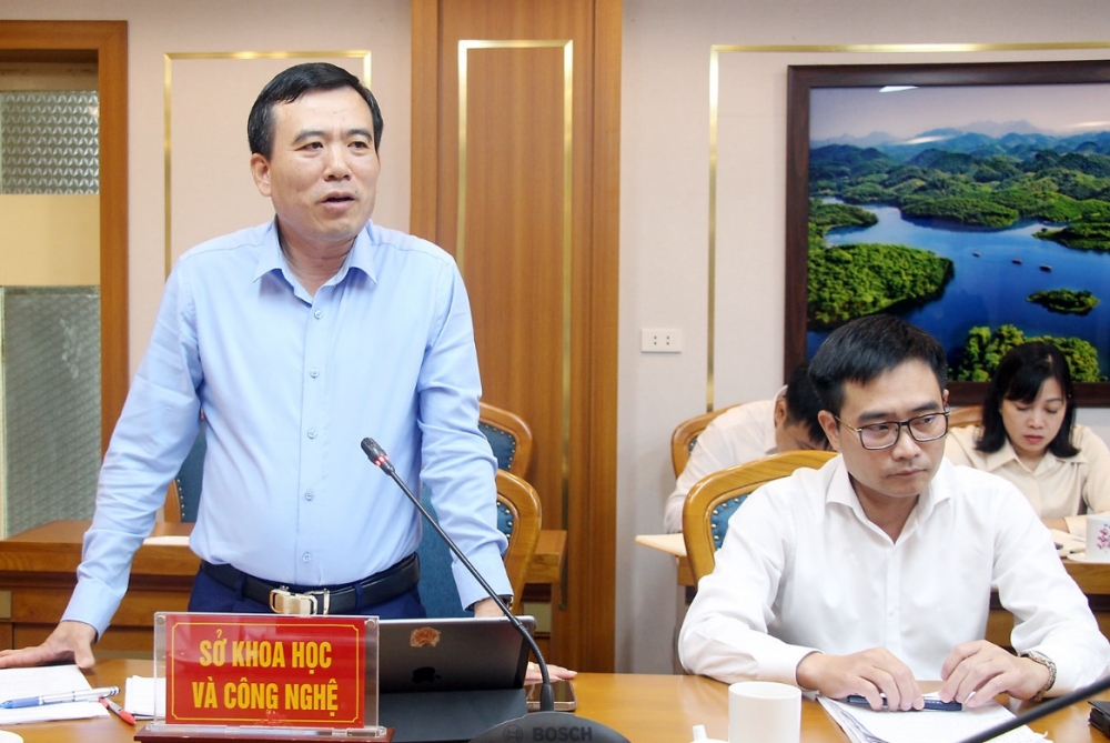 Lãnh đạo Sở Khoa học và Công nghệ báo cáo các phương án điều chỉnh quy hoạch ngành Khoa học và Công nghệ tỉnh Phú Thọ thời kỳ 2021 - 2030, tầm nhìn đến năm 2050