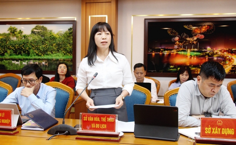 Đại diện lãnh đạo Sở Văn hóa, Thể thao và Du lịch phát biểu ý kiến tại hội nghị