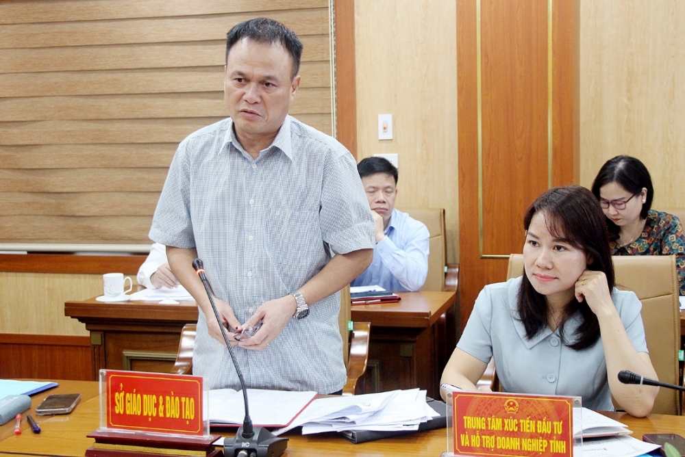 Đại diện lãnh đạo Sở Giáo dục và Đào tạo phát biểu ý kiến tại buổi làm việc Đại diện lãnh đạo Sở Giáo dục và Đào tạo phát biểu ý kiến tại buổi làm việc