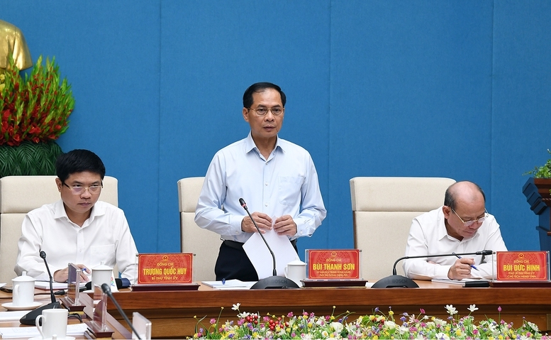 Phó Thủ tướng Bùi Thanh Sơn đề nghị tỉnh Phú Thọ cần nhận diện đầy đủ, sâu sắc, toàn diện hơn nữa về tiềm năng khác biệt, cơ hội nổi trội, lợi thế cạnh tranh của địa phương sau khi hợp nhất, sáp nhập.