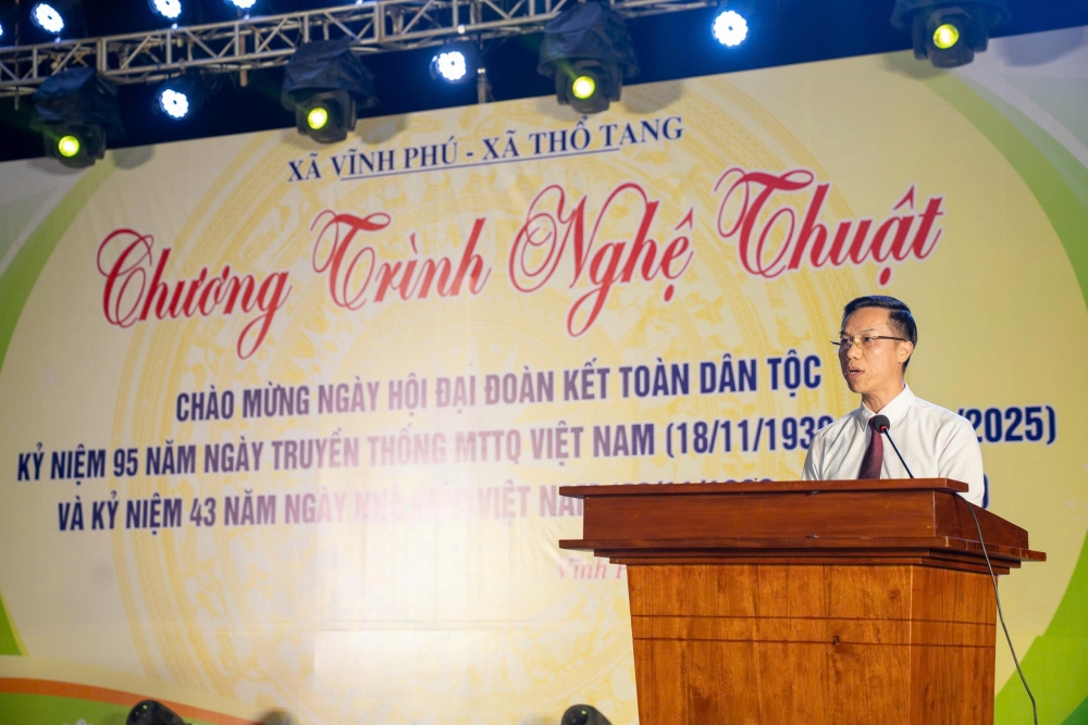 Lãnh đạo UBND xã Vĩnh Phú phát biểu khai mạc chương trình.