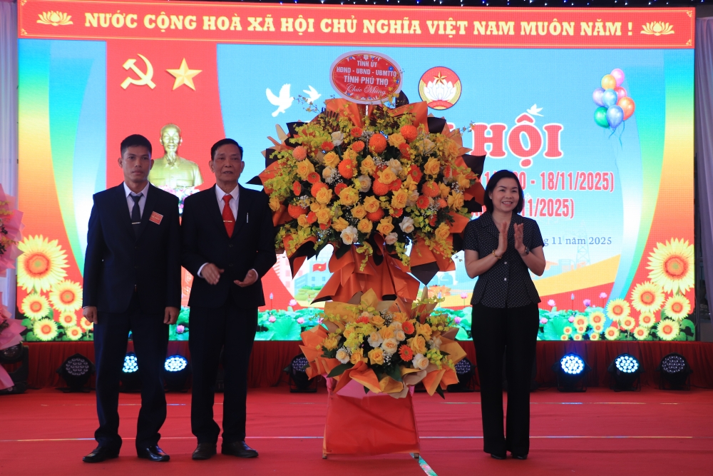 Phó Chủ tịch UBND tỉnh Phùng Thị Kim Nga