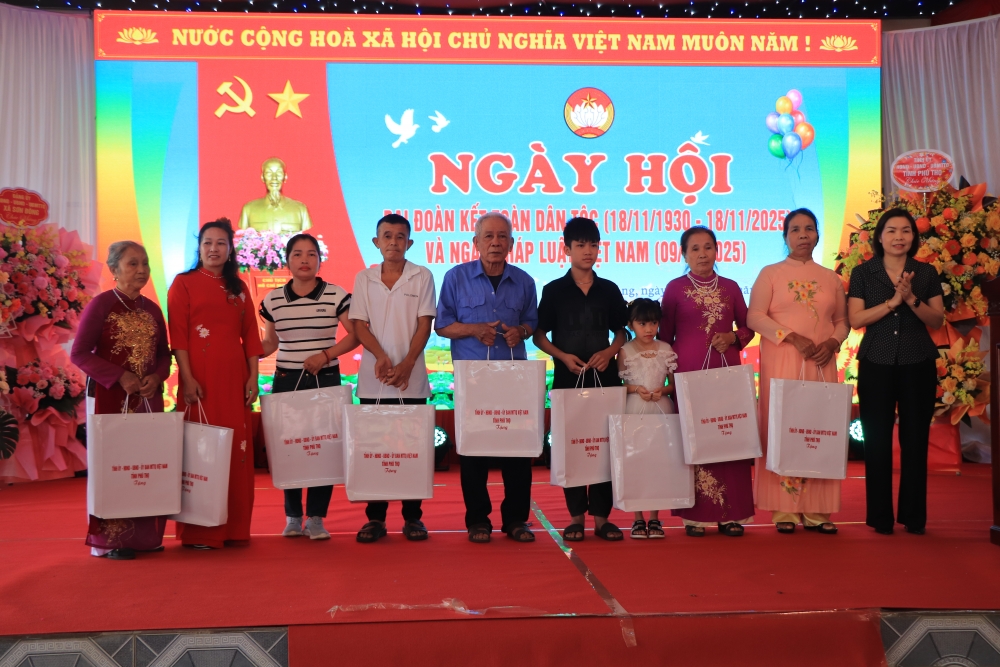 Xã Sơn Đông: Sôi động Ngày hội Đại đoàn kết toàn dân tộc