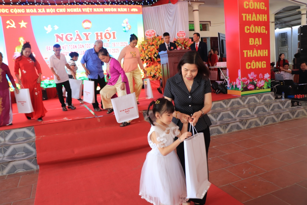 Xã Sơn Đông: Sôi động Ngày hội Đại đoàn kết toàn dân tộc