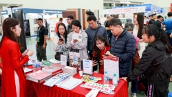 cong ty cp future light viet nam mang nhieu san pham an tuong den vietbuild