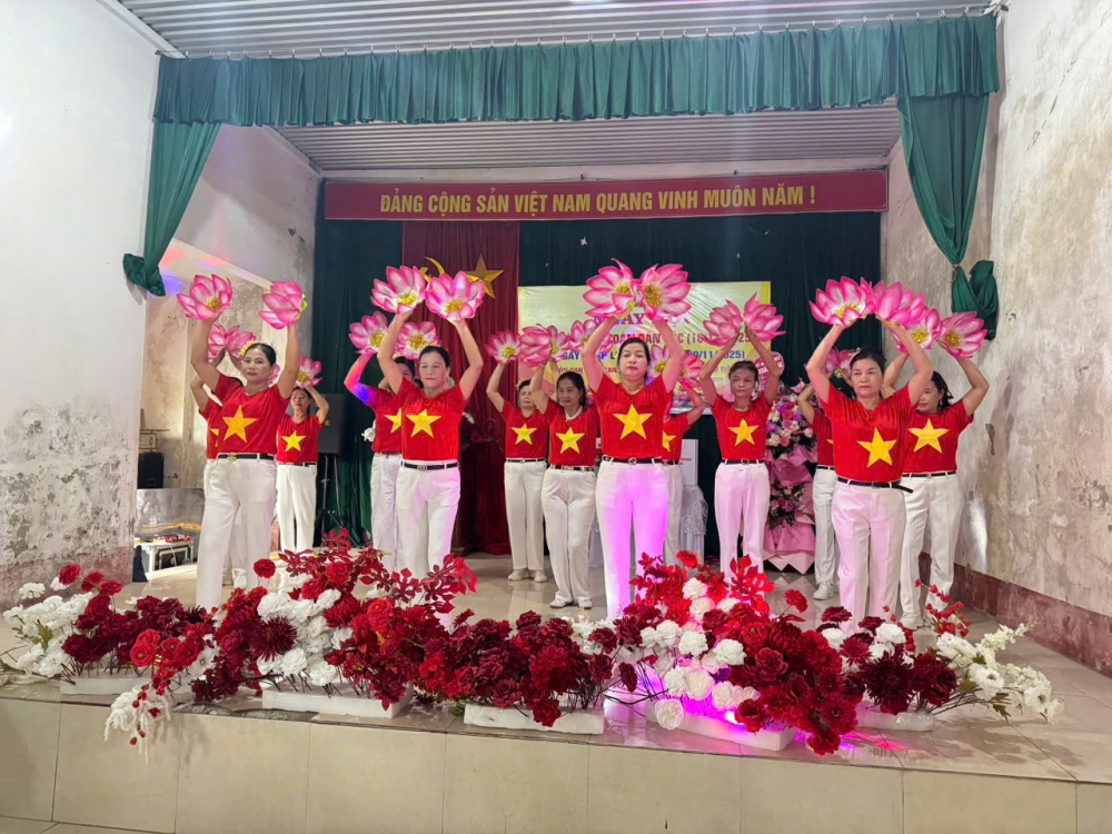 Phú Thọ: Rộn ràng Ngày hội Đại đoàn kết tại xã Xuân Lãng