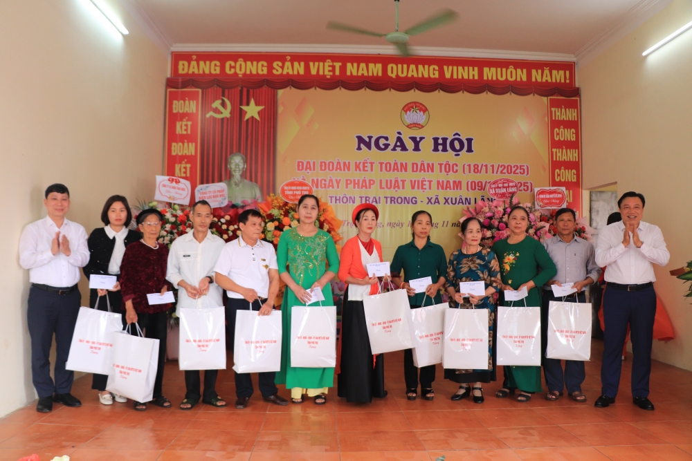 Phú Thọ: Rộn ràng Ngày hội Đại đoàn kết tại xã Xuân Lãng