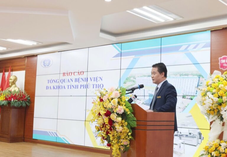 BSCKII. Lê Đình Thanh Sơn – Giám đốc Bệnh viện Đa khoa tỉnh Phú Thọ báo cáo tại chương trình