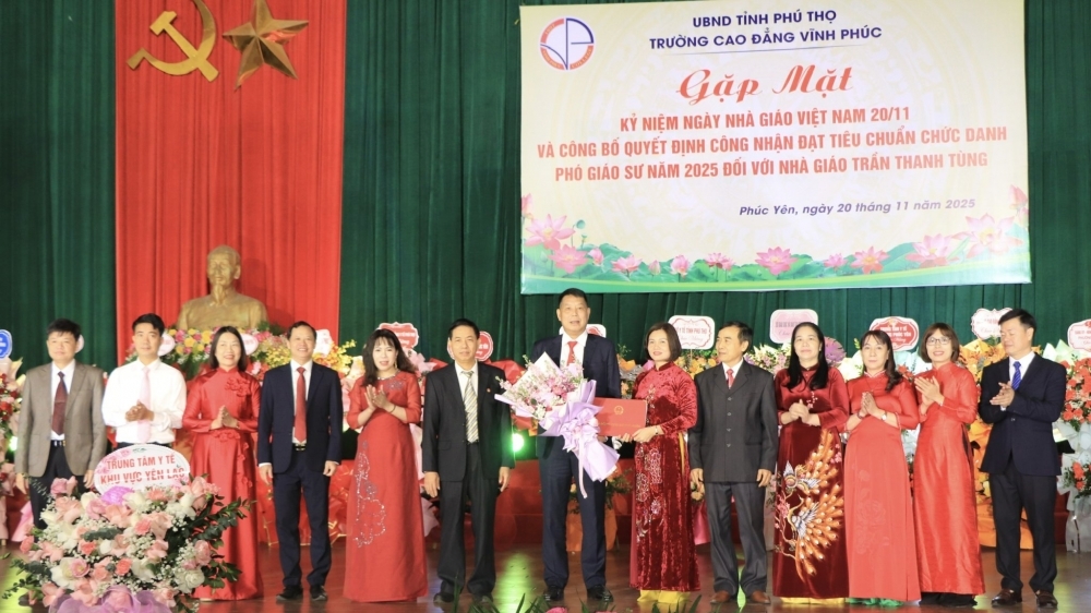 Nhà giáo Nguyễn Thanh Tùng đạt chuẩn chức danh Phó Giáo sư