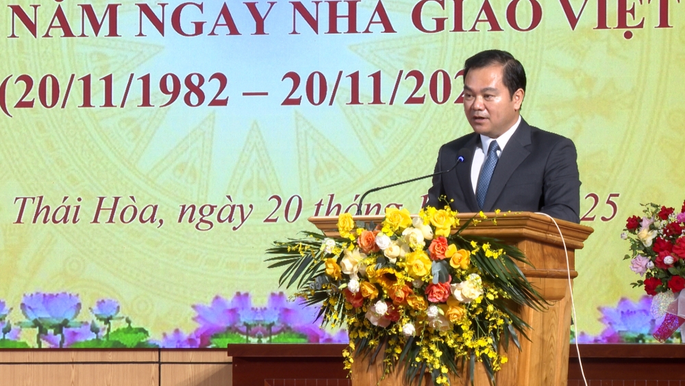 Đồng chí Hoàng Thanh Bí thư Đảng ủy xã Thái Hoà phát biểu.