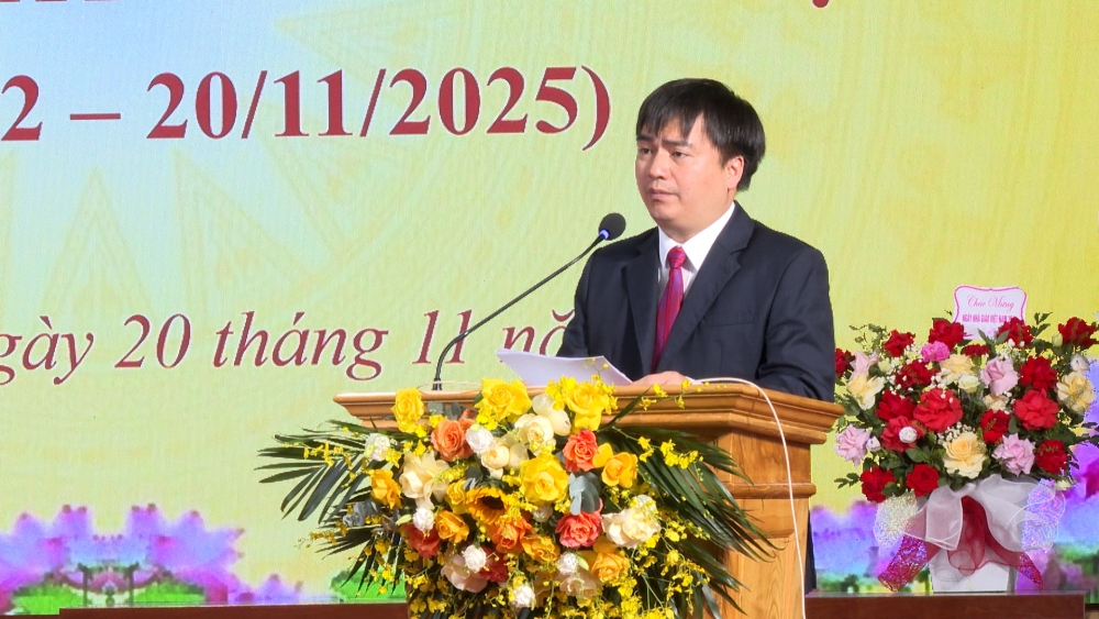 đồng chí Hoàng Minh Hùng, Phó Bí thư Đảng uỷ, Chủ tịch UBND xã phát biểu