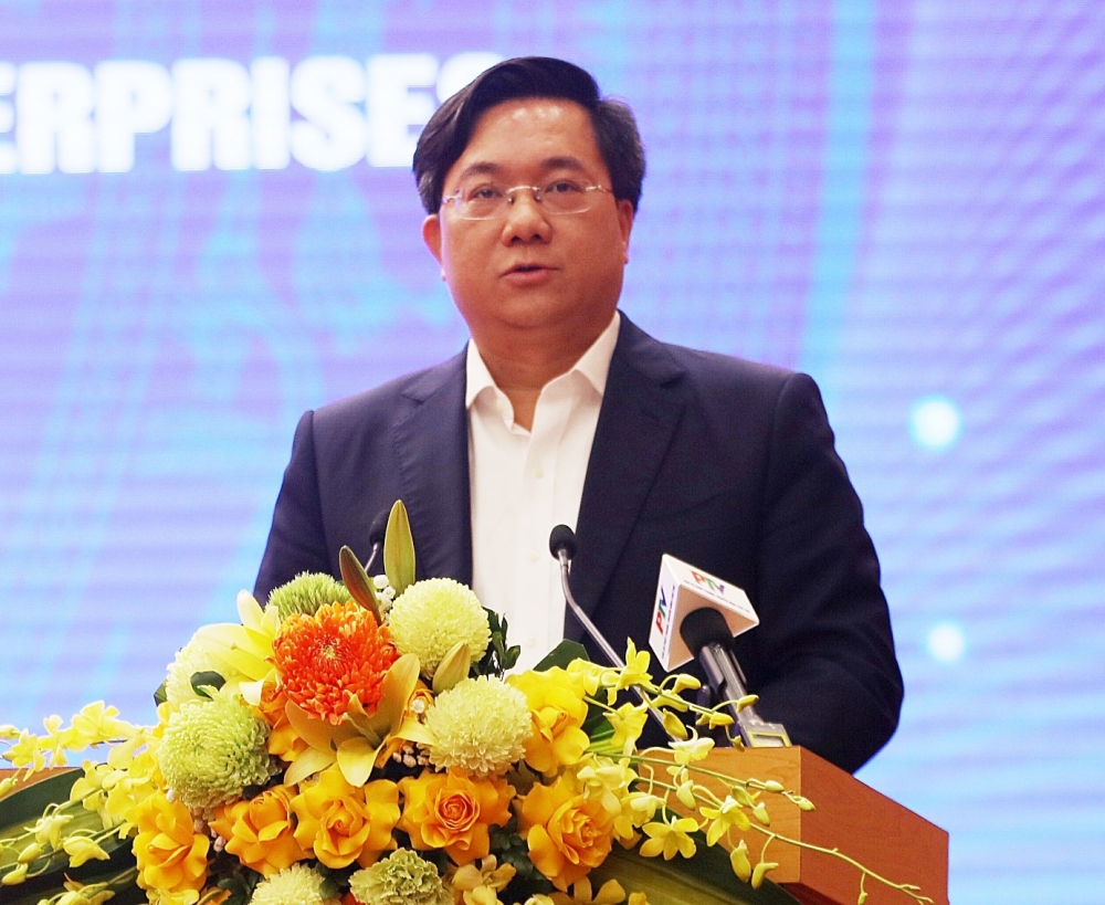 Chủ tịch UBND tỉnh Trần Duy Đông phát biểu chỉ đạo tại buổi đối thoại Chủ tịch UBND tỉnh Trần Duy Đông phát biểu chỉ đạo tại buổi đối thoại