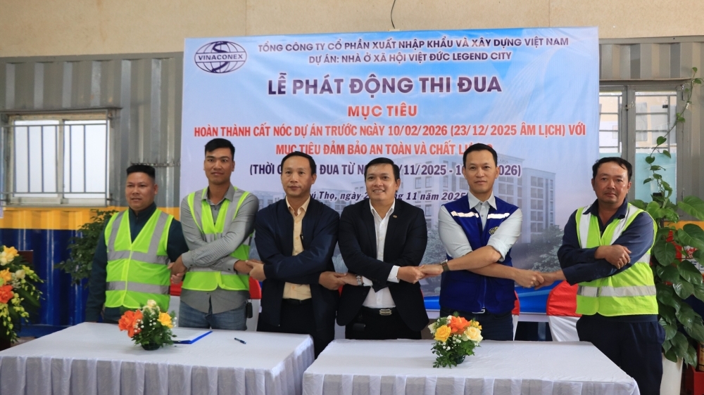 Phát động thi đua hoàn thành cất nóc dự án Khu đô thị Việt Đức Legend City