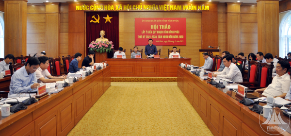 Chủ tịch UBND tỉnh Vĩnh Phúc Lê Duy Thành phát biểu tại buổi hội thảo.