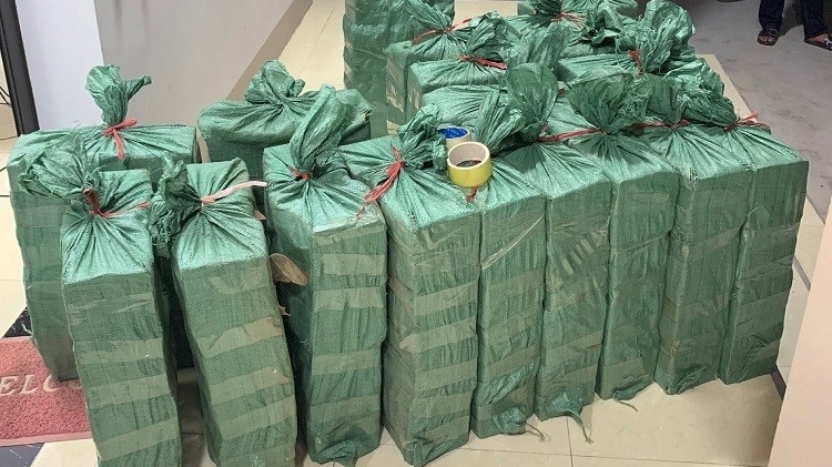 Nghệ An: Bắt giữ đối tượng cầm đầu đường dây vận chuyển pháo nổ từ nước ngoài về Việt Nam