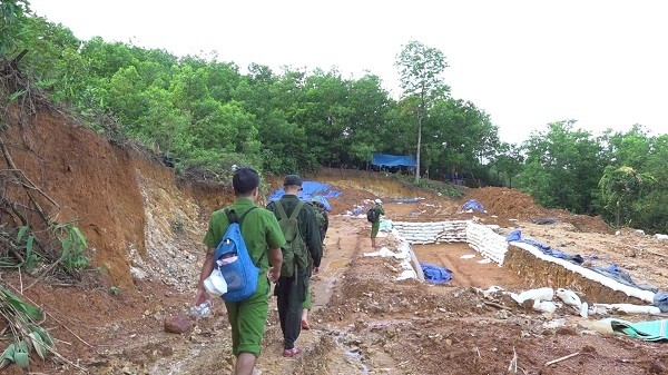 Tình trạng khai thác vàng trái phép tại khu vực thôn Bồng Miêu có chiều hướng diễn biến phức tạp