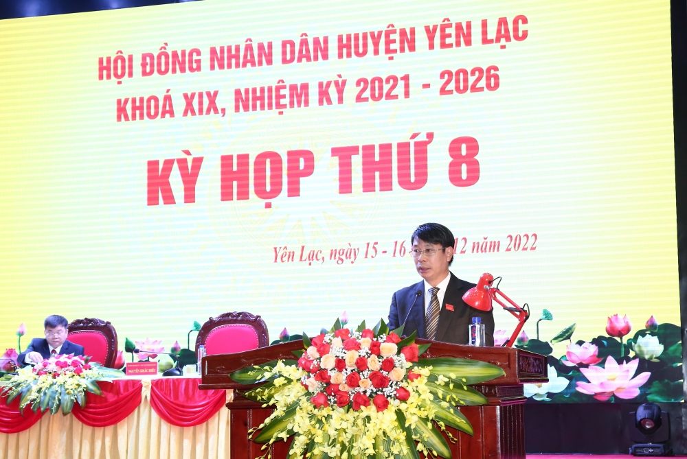 Đồng chí Nguyễn Khắc Hiếu – TUV, Bí thư Huyện ủy, Chủ tịch HĐND huyện phát biểu khai mạc kỳ họp.