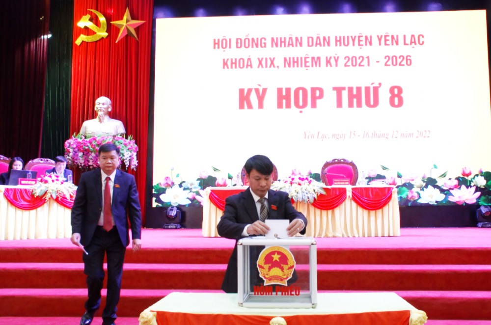 Bỏ phiếu bầu bổ sung Ủy viên UBND huyện khóa XIX,nhiệm kỳ 2021 - 2026