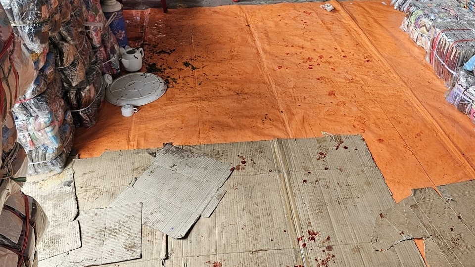 Vĩnh Phúc: Mâu thuẫn chỗ để xe tải khiến 3 người bị thương nặng