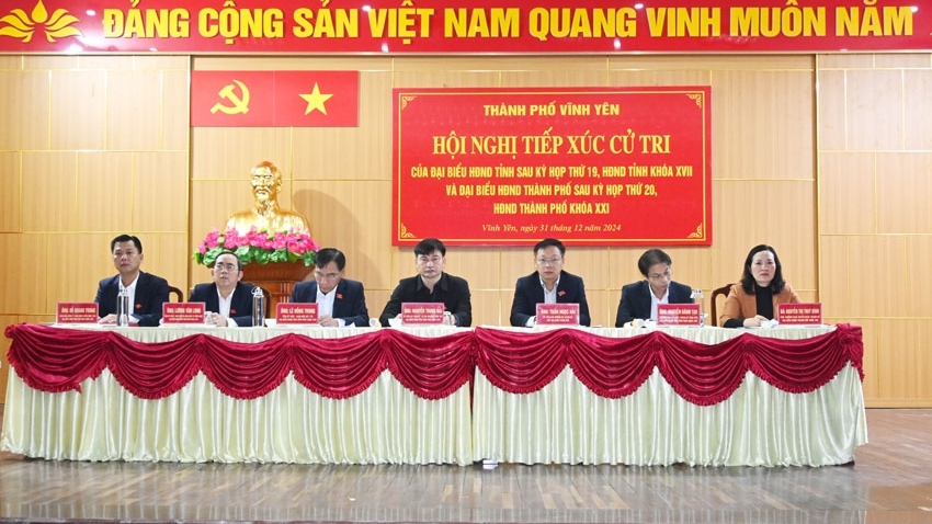 Cử tri Vĩnh Yên đề nghị sửa chữa, cải tạo đoạn sạt lở tại bờ hồ Bảo Sơn