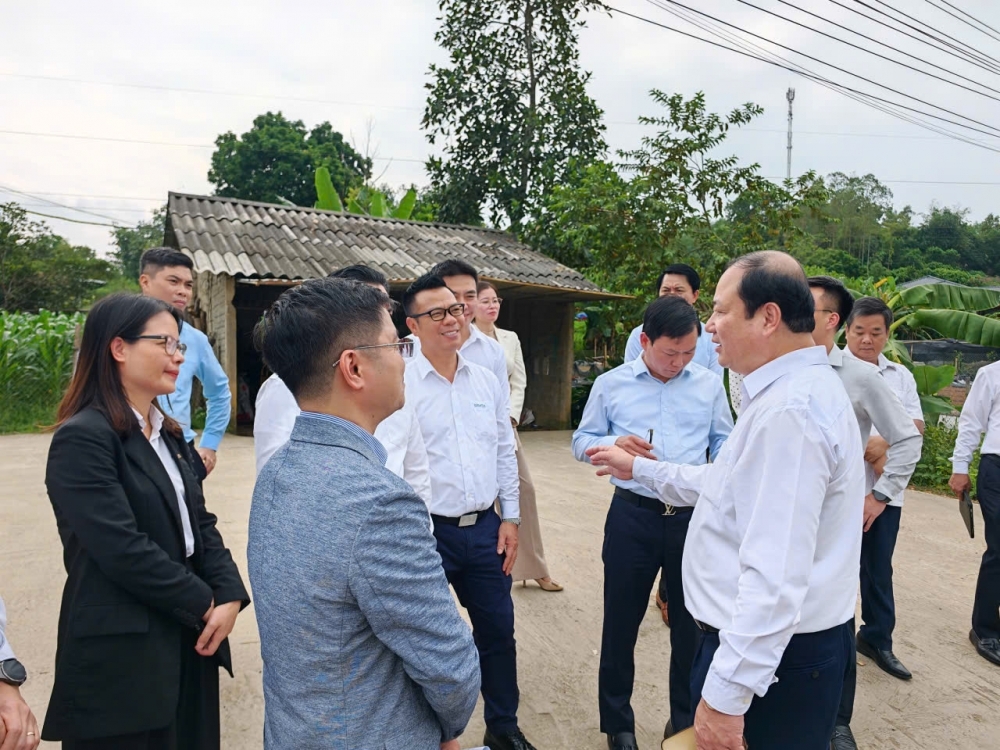 Đồng chí Hoàng Long Biên, Trưởng ban Quản lý các khu công nghiệp tỉnh Phú Thọ luôn lắng nghe và giải quyết khó khăn vướng mắc của doanh nghiệp