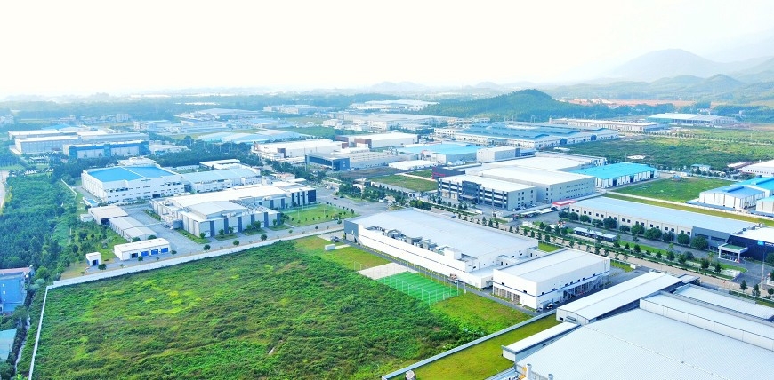 Khu công nghiệp Bá Thiện II, xã Bình Xuyên được bao phủ bởi hệ thống cây xanh nhằm tạo không gian trong lành, mát mẻ.