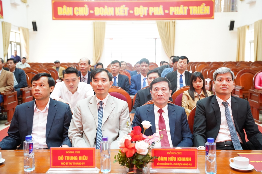 Phú Thọ: Công bố quyết định thành lập Trạm y tế xã Thổ Tang Phú Thọ: Công bố quyết định thành lập Trạm y tế xã Thổ Tang