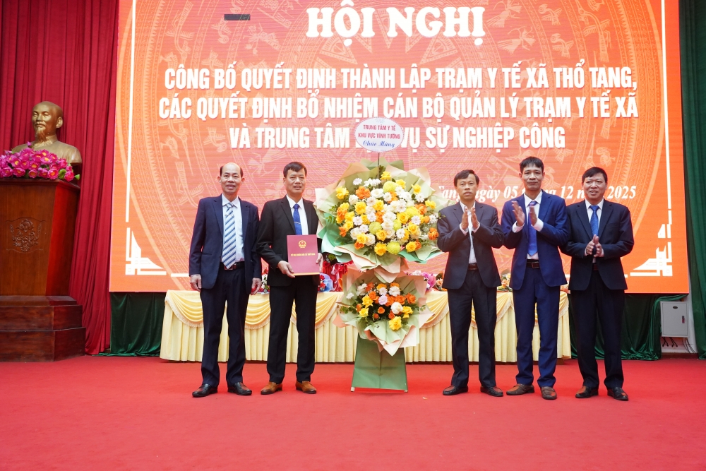 Phú Thọ: Công bố quyết định thành lập Trạm y tế xã Thổ Tang Phú Thọ: Công bố quyết định thành lập Trạm y tế xã Thổ Tang