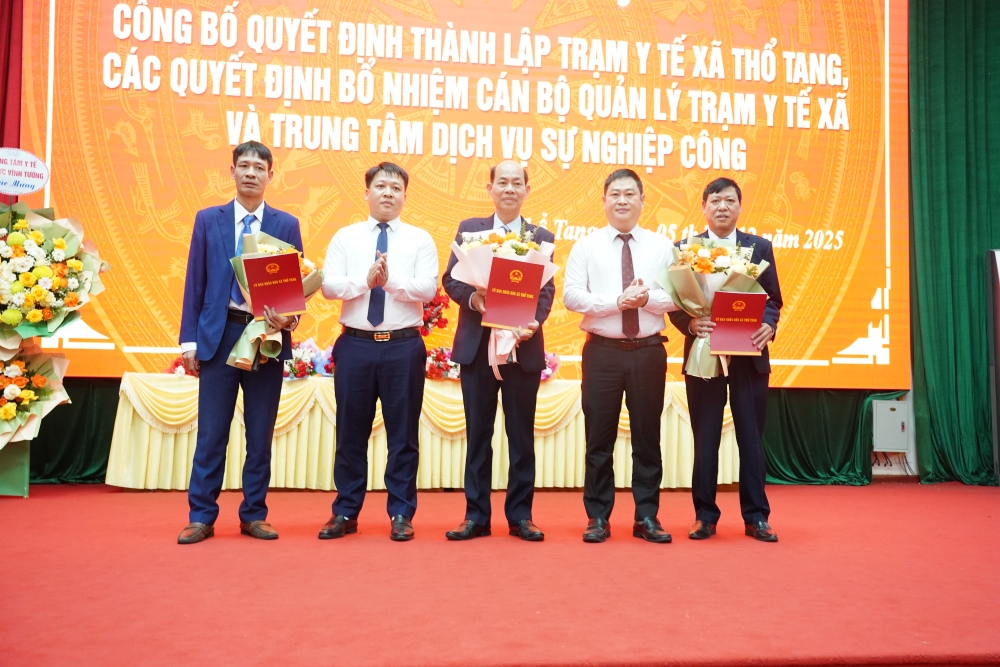 Phú Thọ: Công bố quyết định thành lập Trạm y tế xã Thổ Tang Phú Thọ: Công bố quyết định thành lập Trạm y tế xã Thổ Tang