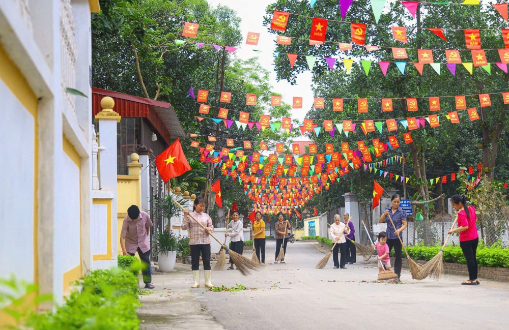 Những tuyến đường nông thôn mới luôn sáng, xanh, sạch, đẹp nhờ sự chung tay, góp sức của Nhân dân.