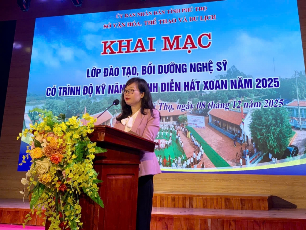 Đồng chí Cao Thị Thu Hà - Phó Giám đốc Sở Văn hóa, Thể thao và Du lịch phát biểu khai mạc lớp đào tạo Đồng chí Cao Thị Thu Hà - Phó Giám đốc Sở Văn hóa, Thể thao và Du lịch phát biểu khai mạc lớp đào tạo