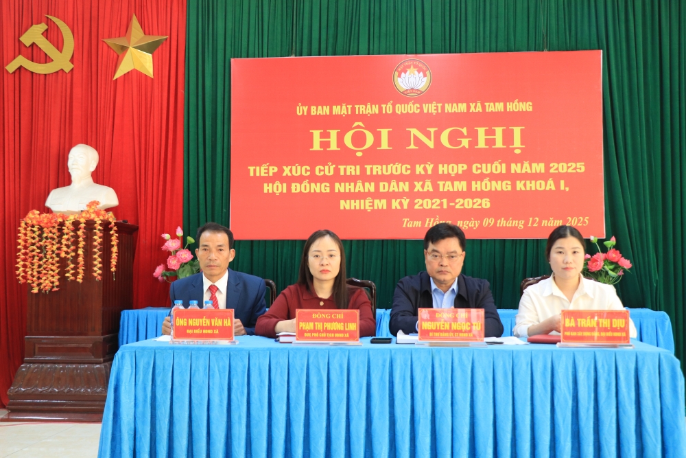 Các đại biểu HĐND tỉnh Phú Thọ tại buổi tiếp xúc cử tri. Các đại biểu HĐND tỉnh Phú Thọ tại buổi tiếp xúc cử tri.