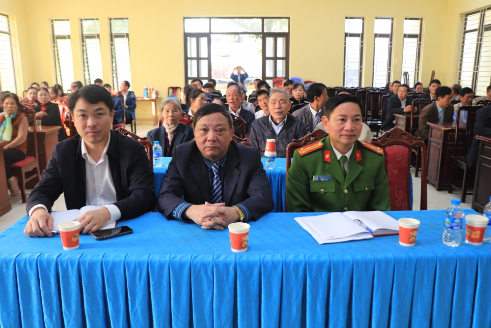 Tổ đại biểu HĐND xã Tam Hồng tiếp xúc cử tri tại thôn Yên Tâm