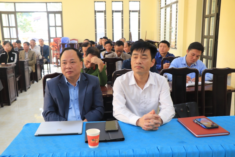 Tổ đại biểu HĐND xã Tam Hồng tiếp xúc cử tri tại thôn Yên Tâm