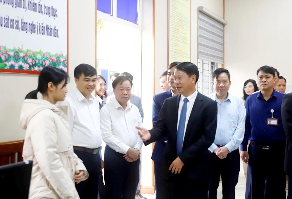 Phú Thọ siết chặt văn hóa công sở: “4 xin - 4 luôn”, không bè phái Phú Thọ siết chặt văn hóa công sở: “4 xin - 4 luôn”, không bè phái