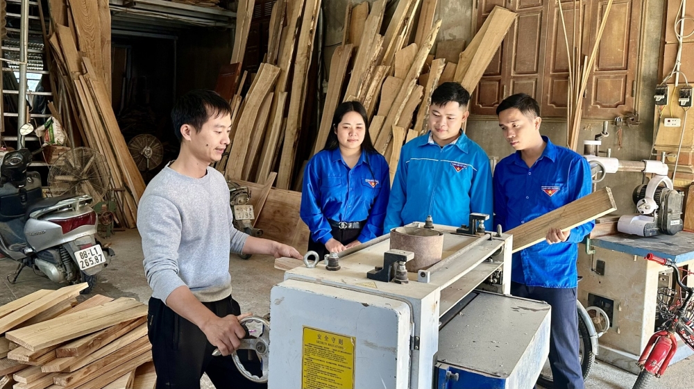 gày càng xuất hiện nhiều mô hình mới, cách làm hiệu quả và tấm gương ĐVTN tiêu biểu biết tận dụng tiềm năng, thế mạnh của địa phương để phát triển sản xuất. gày càng xuất hiện nhiều mô hình mới, cách làm hiệu quả và tấm gương ĐVTN tiêu biểu biết tận dụng tiềm năng, thế mạnh của địa phương để phát triển sản xuất.