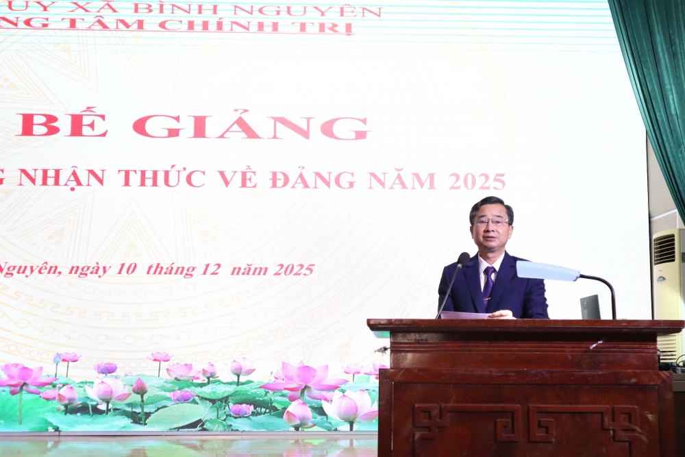 Đ/c Nguyễn Duy Thiêm – Phó Bí thư thường trực Đảng uỷ xã phát biểu Đ/c Nguyễn Duy Thiêm – Phó Bí thư thường trực Đảng uỷ xã phát biểu