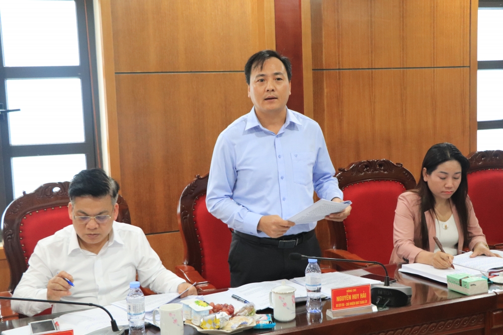 Ông Nguyễn Huy Hải, Chủ nhiệm UBKT Đảng ủy phát biểu tại hội nghị Ông Nguyễn Huy Hải, Chủ nhiệm UBKT Đảng ủy phát biểu tại hội nghị