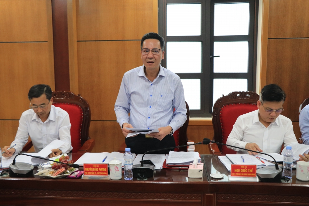 Ông Nguyễn Hồng Phương, Chủ tịch UBND xã Bình Nguyên phát biểu tại hội nghị Ông Nguyễn Hồng Phương, Chủ tịch UBND xã Bình Nguyên phát biểu tại hội nghị