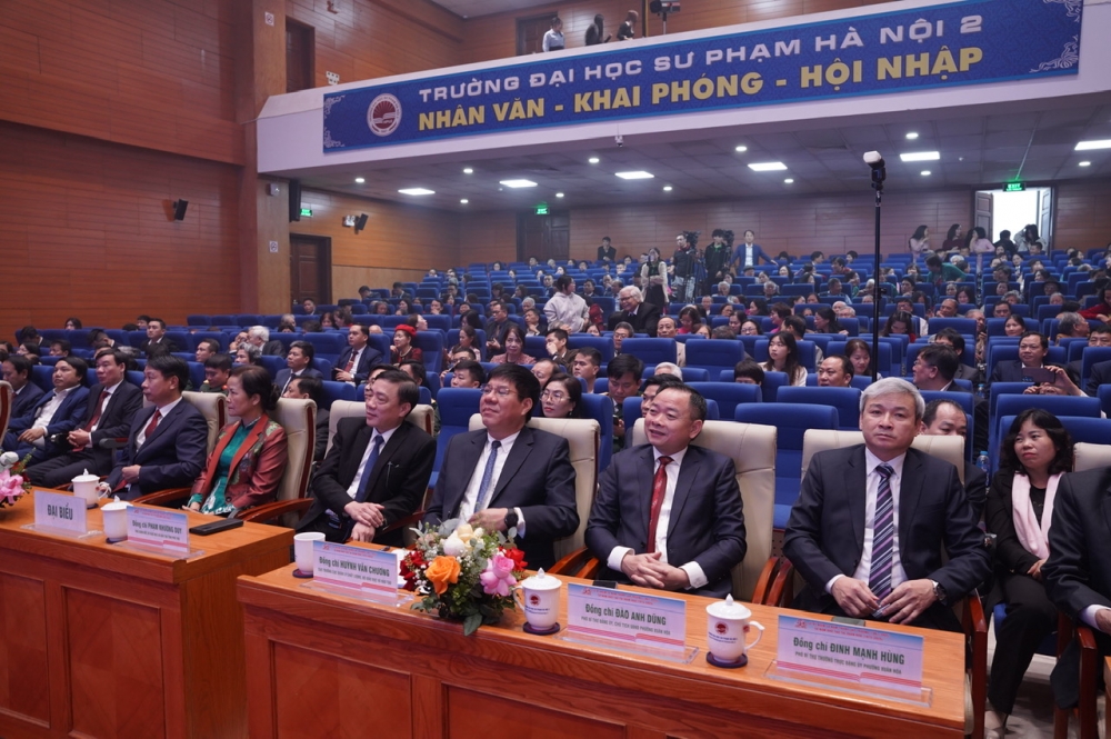 Các đại biểu dự lễ kỷ niệm Các đại biểu dự lễ kỷ niệm