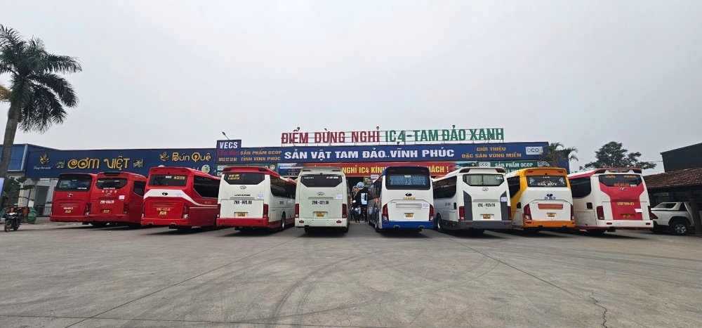 Trạm dừng nghỉ IC4 Tam Đảo Xanh thu hút nhiều đoàn khách vào tham quan, mua sắm Trạm dừng nghỉ IC4 Tam Đảo Xanh thu hút nhiều đoàn khách vào tham quan, mua sắm