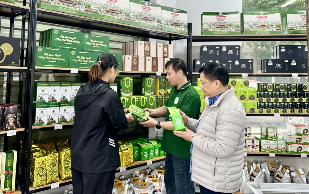 Hệ thống phân phối sản phẩm đặc sản OCOP Tâm Hương trưng bày, giới thiệu và phân phối hàng trăm sản phẩm nông sản, đặc sản địa phương, sản phẩm OCOP. Hệ thống phân phối sản phẩm đặc sản OCOP Tâm Hương trưng bày, giới thiệu và phân phối hàng trăm sản phẩm nông sản, đặc sản địa phương, sản phẩm OCOP.