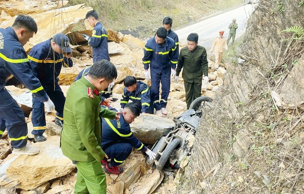 Lực lượng chức năng nhanh chóng tiếp cận hiện trường Lực lượng chức năng nhanh chóng tiếp cận hiện trường