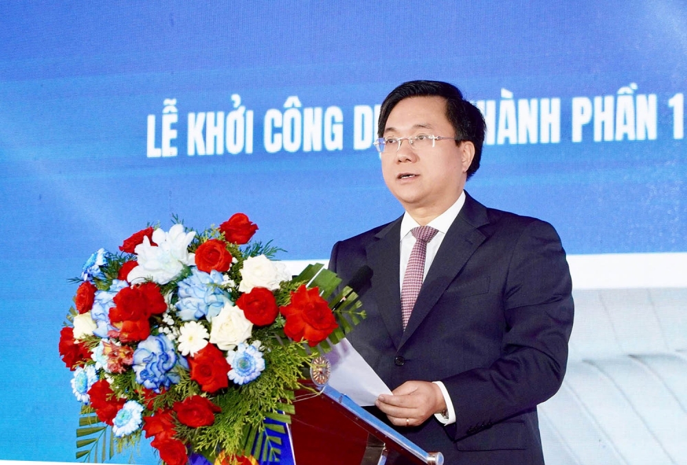 Chủ tịch UBND tỉnh Trần Duy Đông phát biểu tại lễ khởi công