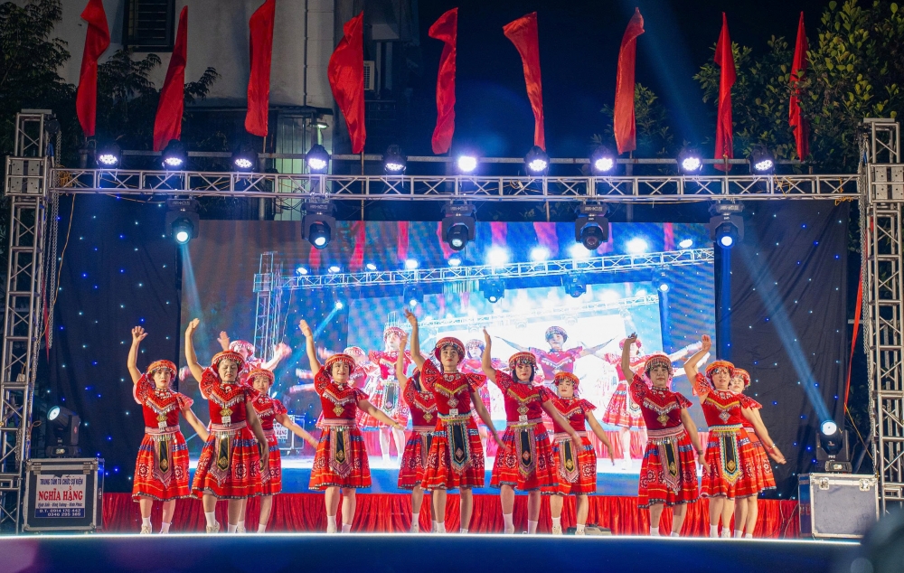 Phú Thọ: Sôi nổi vòng chung kết Giải Dancesport – Dân vũ thể thao xã Thổ Tang