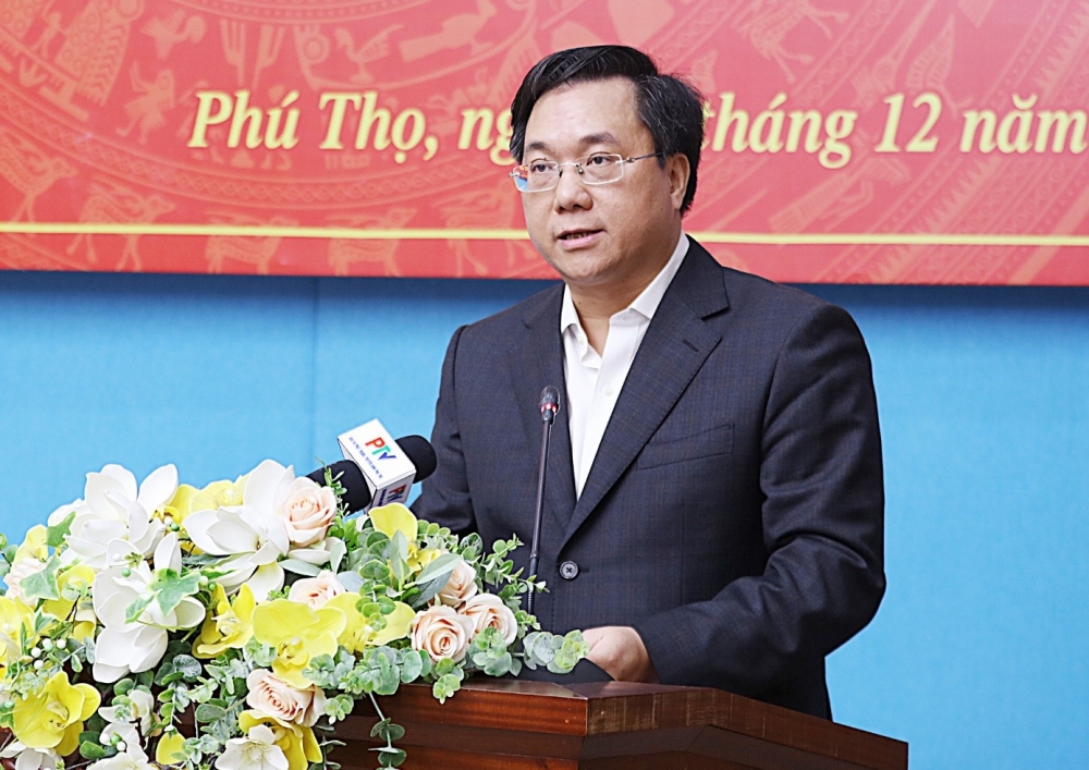 Chủ tịch UBND tỉnh Trần Duy Đông phát biểu chỉ đạo tại hội nghị