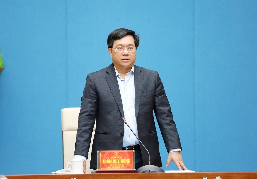 Chủ tịch UBND tỉnh Trần Duy Đông phát biểu chỉ đạo tại hội nghị